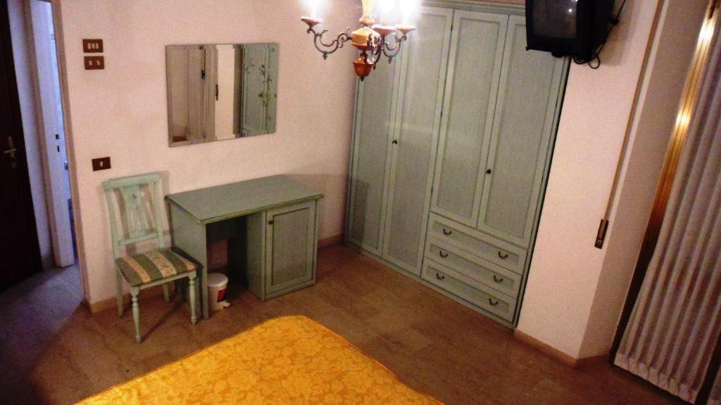 Hotel Reali Chianciano Terme Pokoj fotografie